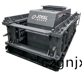 雙(shuang)輥(gun)破碎(sui)機(ji)