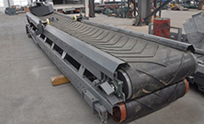 膠(jiao)帶(dai)輸(shu)送(song)機